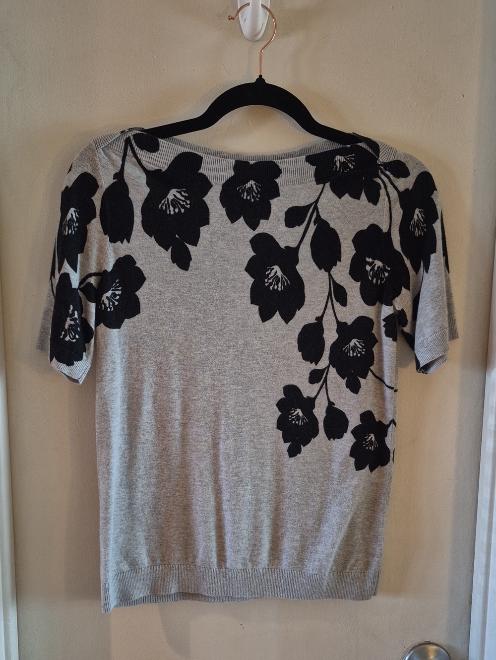 Talbots Grey Short-Sleeve Floral Knit Top with Black Blooms